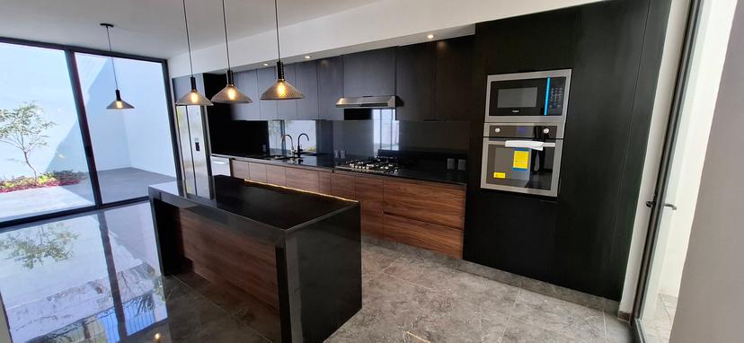 Residencia Nueva en Venta 3