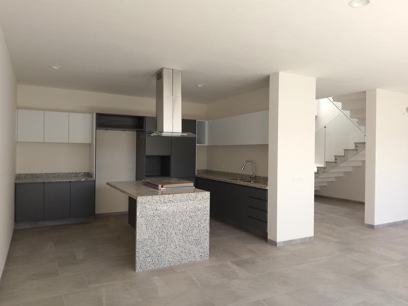 AMPLIA CASA EN VENTA EN VALLE IMPERIAL 👌🏻 2
