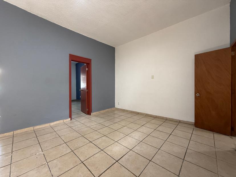 Casa en venta la Col. Oblatos Dionisio Rodríguez  5