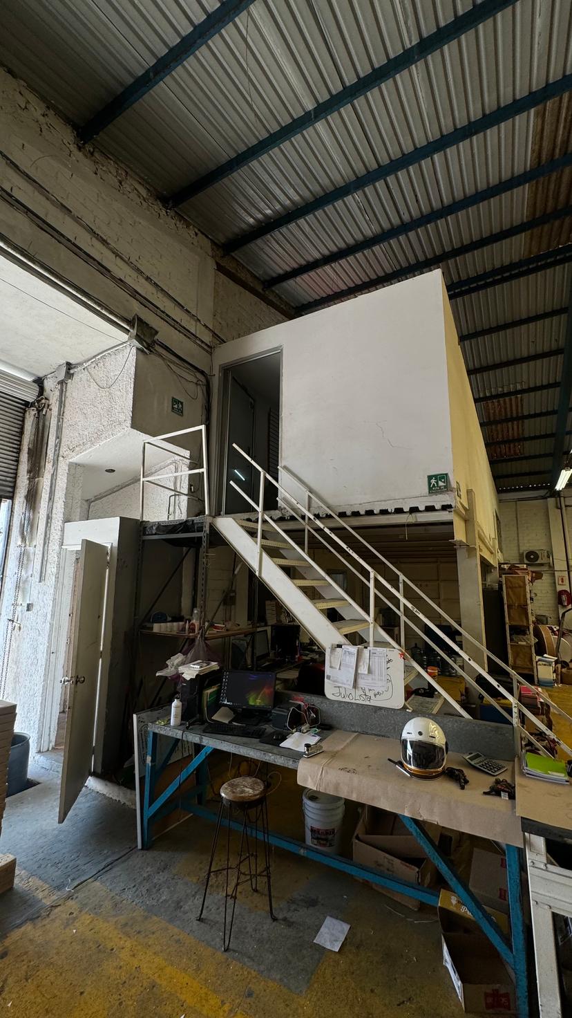 SE VENDE BODEGA EN EL PALOMAR  5