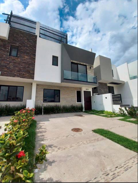 Venta de casa en el Sur a 1 cuadra de López Mateos