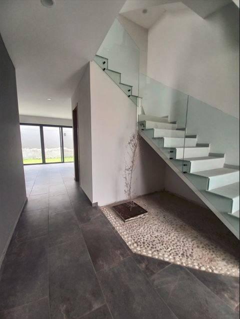 Venta de casa en el Sur a 1 cuadra de López Mateos 2