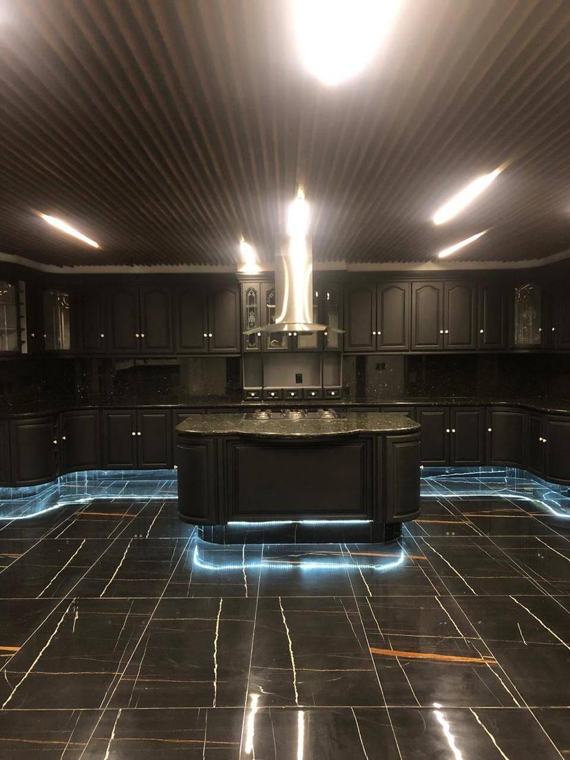 Residencia de lujo recién remodelada! En venta! 3