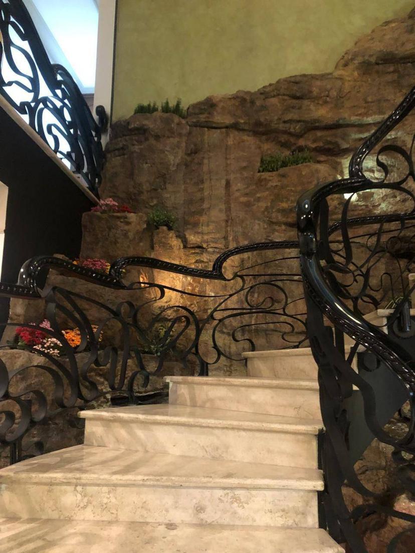 Residencia de lujo recién remodelada! En venta! 5